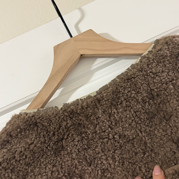 ASTR the Label Stacy Cropped Jacket in Brown Vegan Fur - Medium M Revolve - Picture 9 of 9